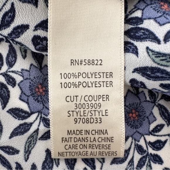 Max Studio top with crew neckline, bell sleeves, loose &  flowy, floral - Picture 11 of 12